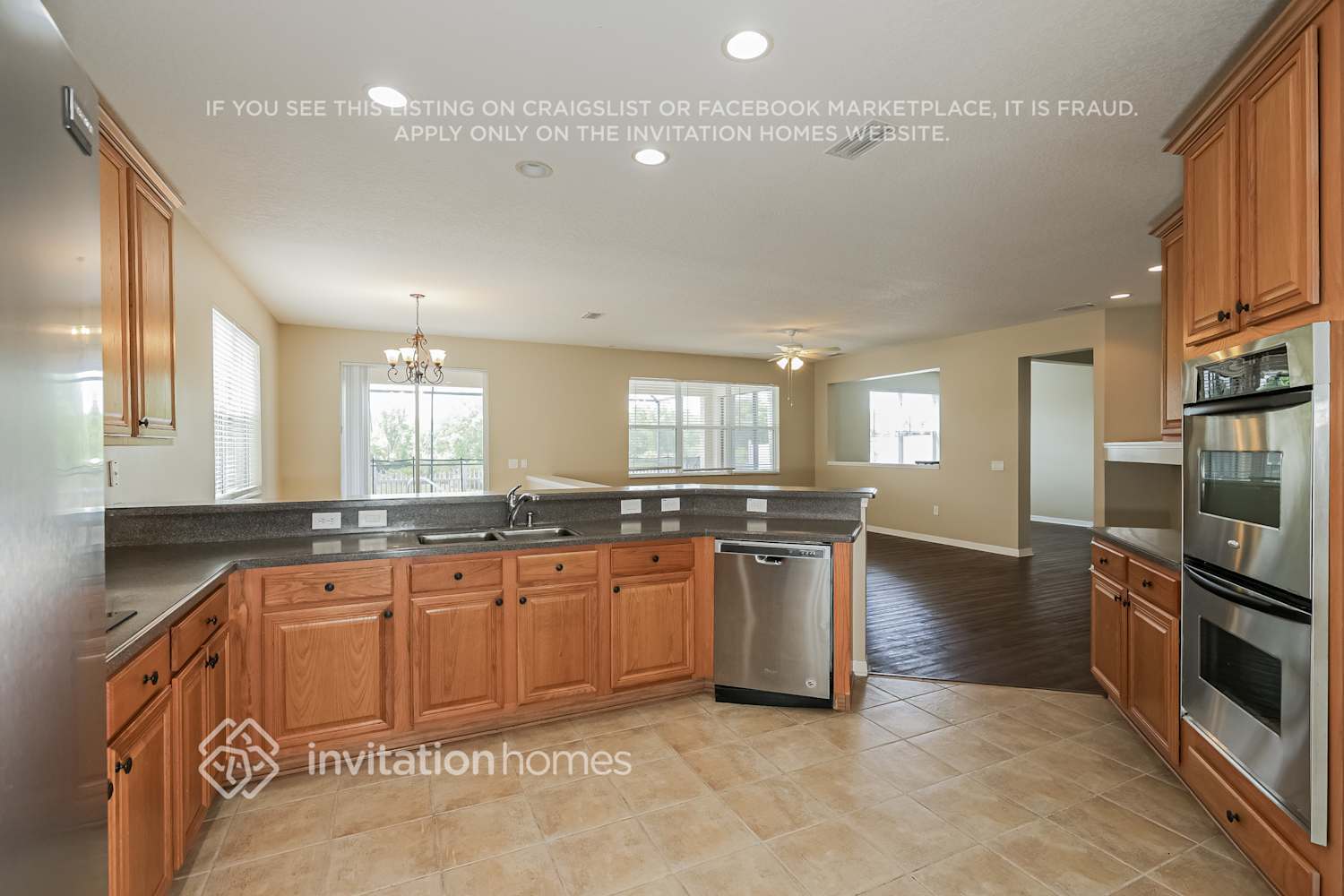 Building Photo - 11135 Golden Silence Dr
