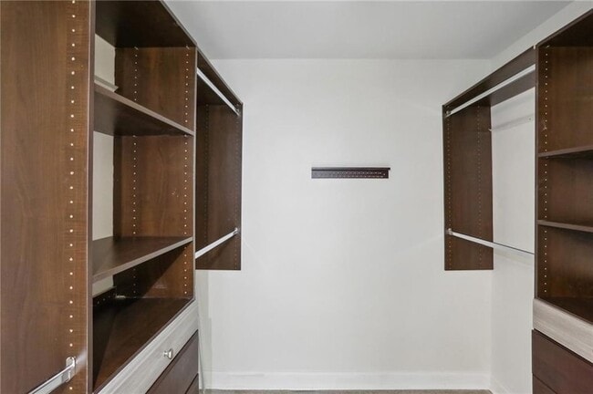 Building Photo - 1833 Flat Shoals Rd SE