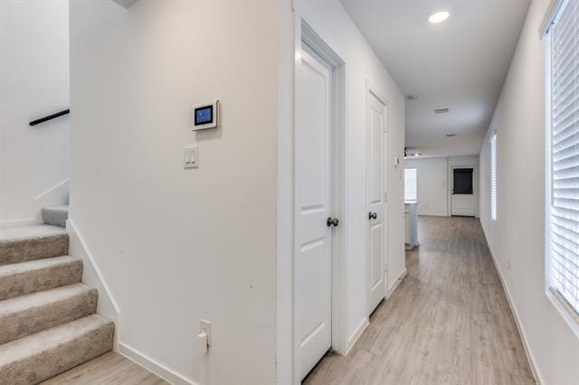 Building Photo - 914 Blue Heron Dr