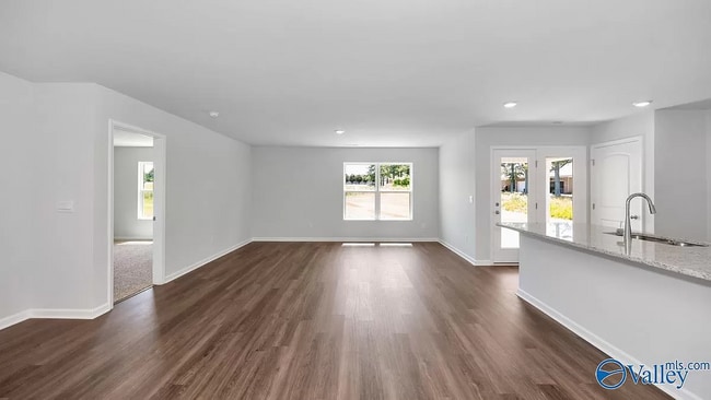 Building Photo - 153 Ozy Dr