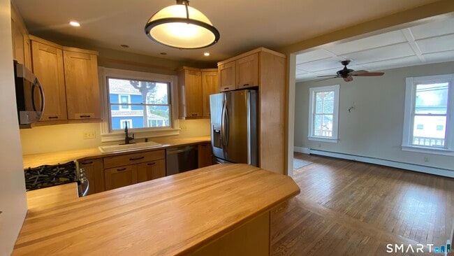 Building Photo - 86 Belleview Ave