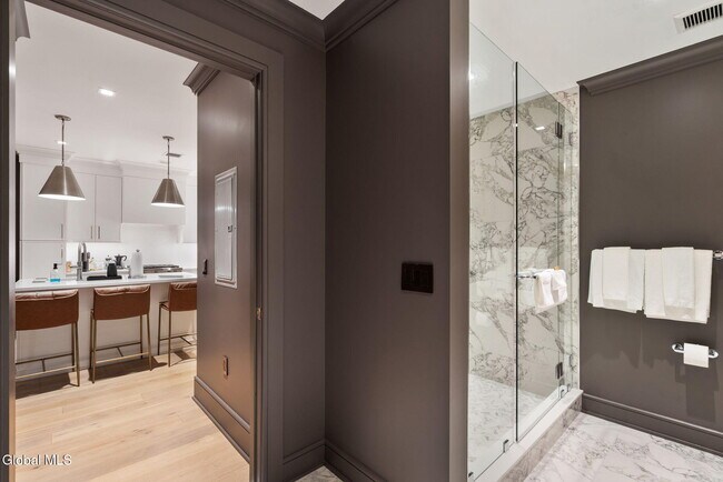 Building Photo - 19 Washington St