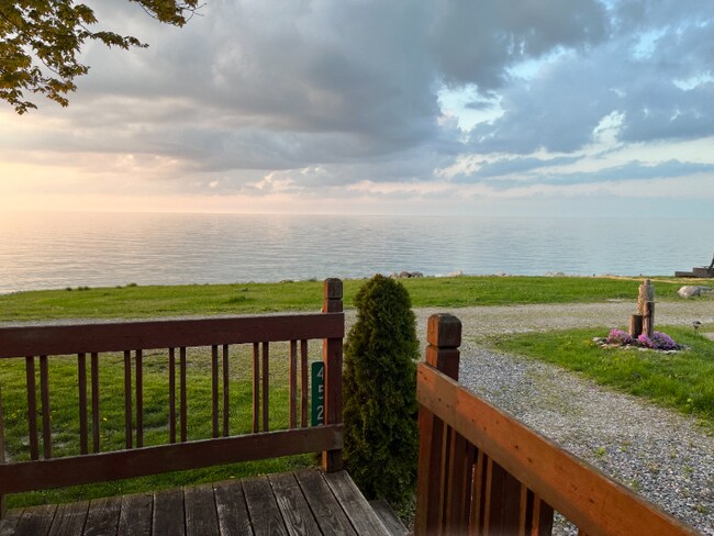 Building Photo - 4528 Edgewater Dr