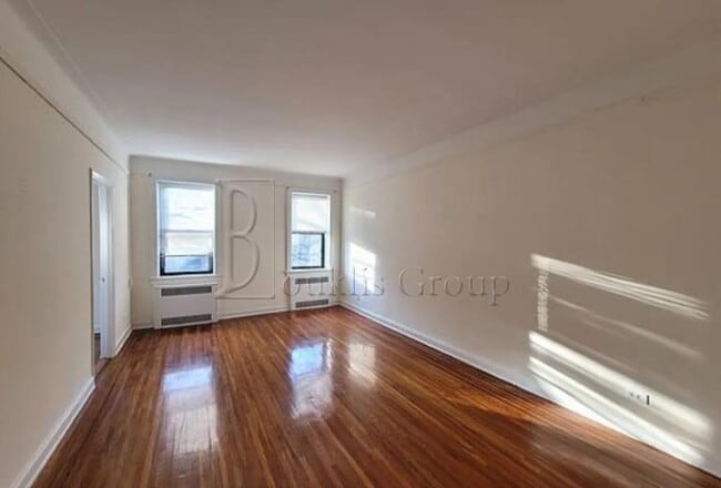 Building Photo - 1 bedroom in BAYSIDE NY 11361