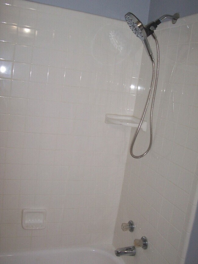 Building Photo - 830 Wateka Way