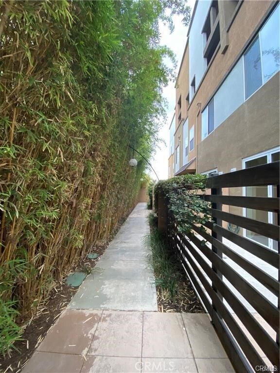 Building Photo - 1528 W Artesia Square