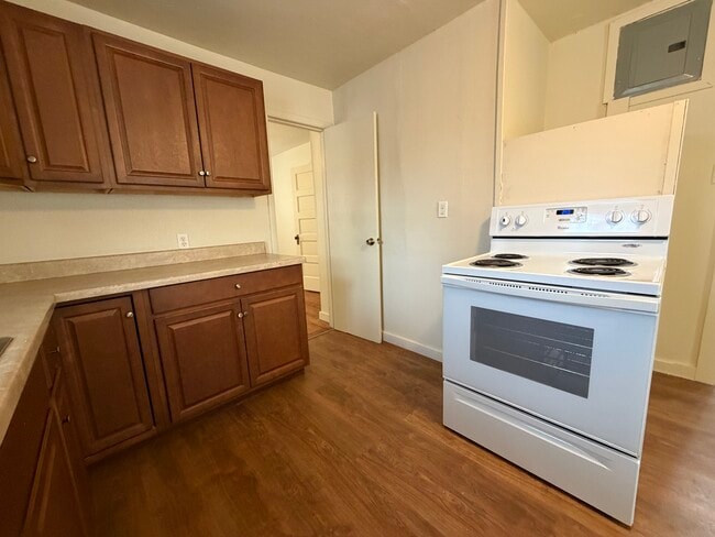 Building Photo - 900 S Mill St