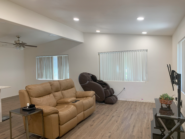 Building Photo - 685 Ocotillo Cir