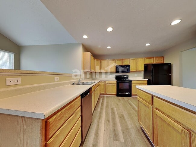 Building Photo - 10 Hunterbrook Ct