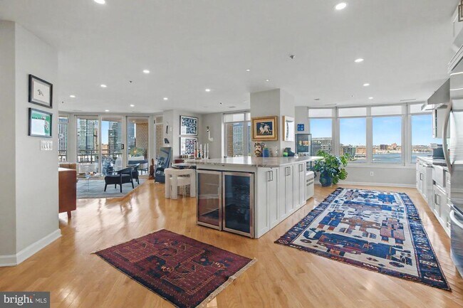 Building Photo - 100 Harborview Dr