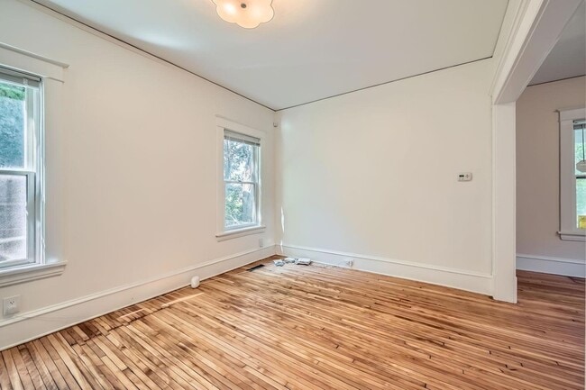 Building Photo - 3014 N Humboldt Ave