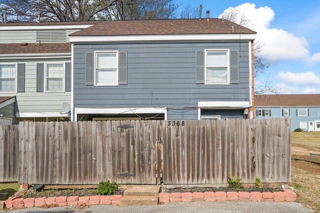 Building Photo - 3368 Coachouse Cove