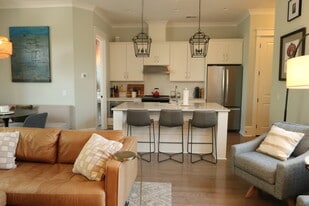 Building Photo - 994 Key Colony Ct