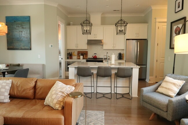 Building Photo - 994 Key Colony Ct