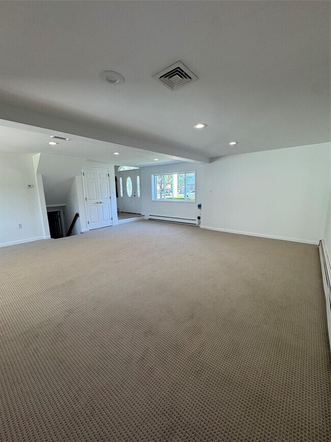 Building Photo - 371 White Birch Ln