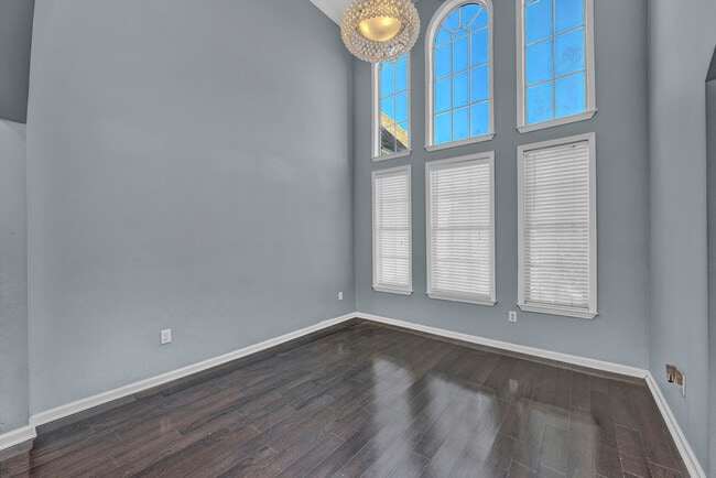 Building Photo - 237 Camden Lake Dr