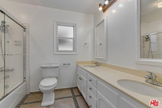 Building Photo - 4905 Coolidge Ave