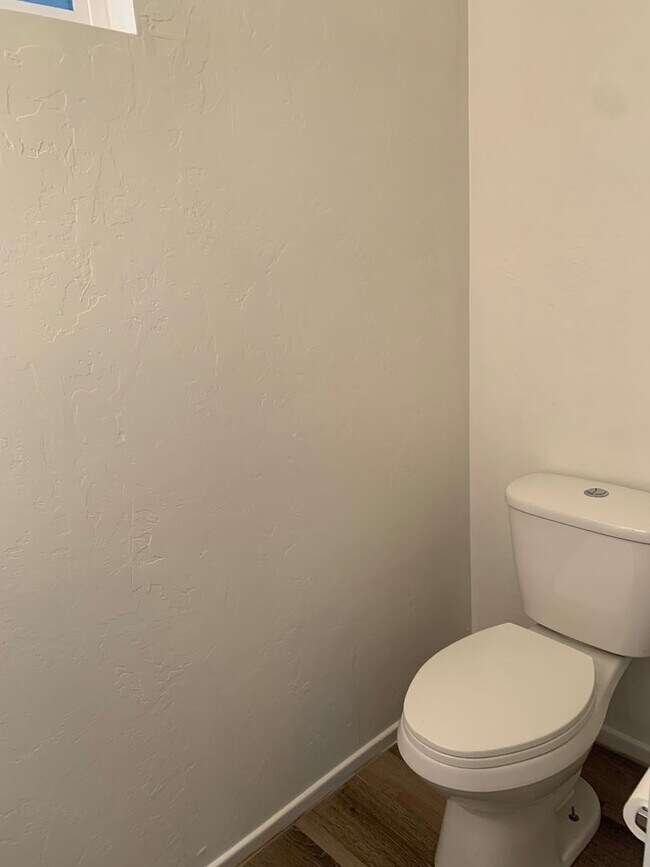 Building Photo - 336 E Limberlost Dr