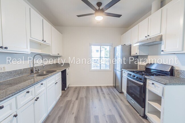 Building Photo - 2757 S Mansfield Ave