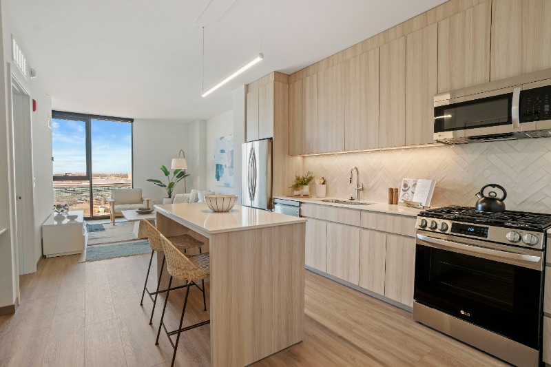 Primary Photo - 503 S Damen Ave