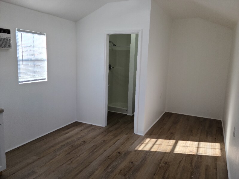 Building Photo - 303 Churchill Ct