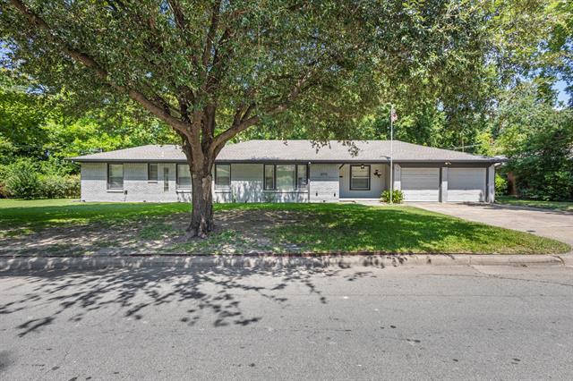 Building Photo - 2711 Santa Cruz Dr