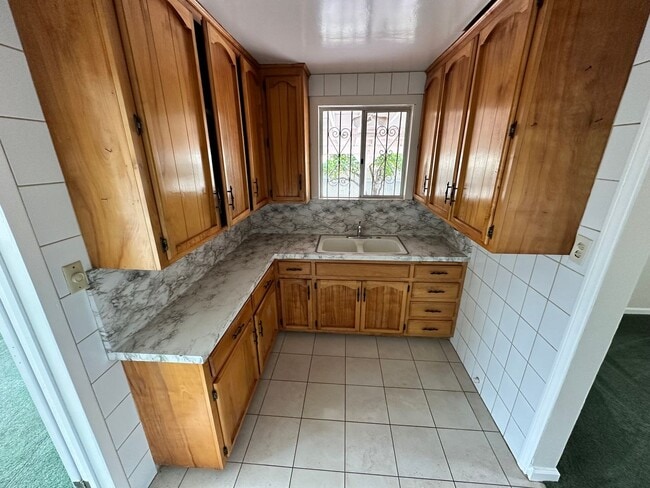 Building Photo - 3BR/2BA Single-Family House