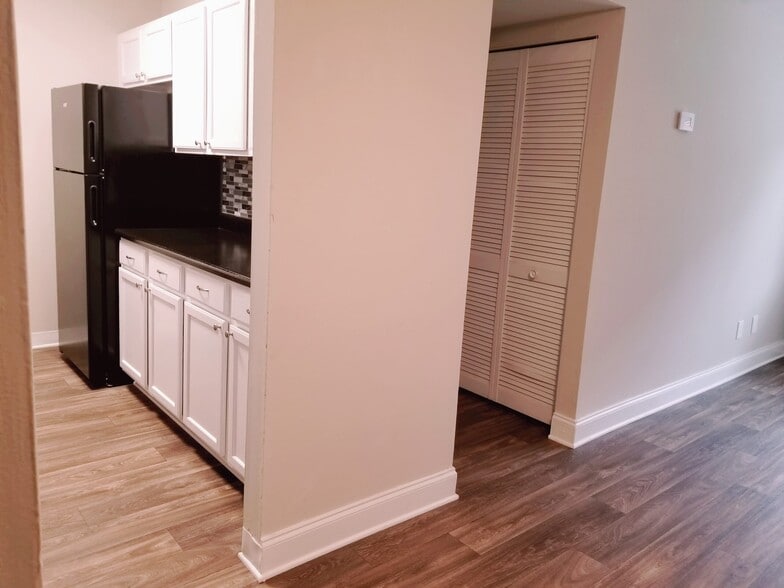 Building Photo - Eagle Trace Apartments