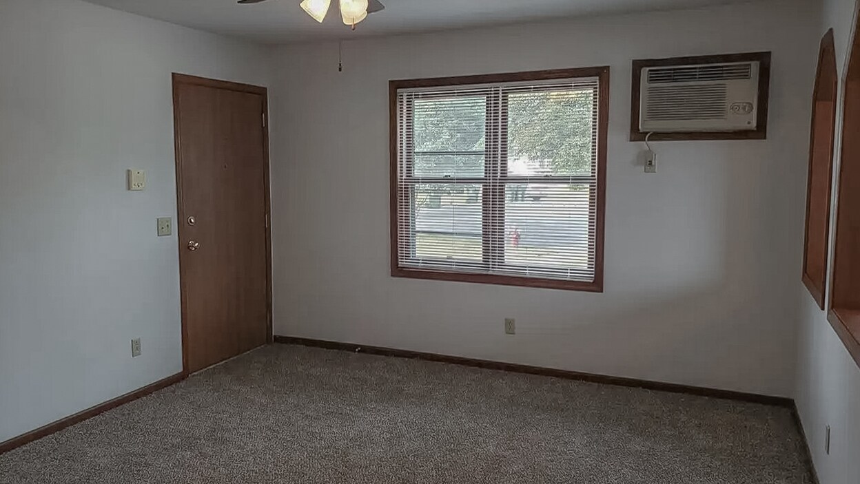 Building Photo - 651 Galena Ct
