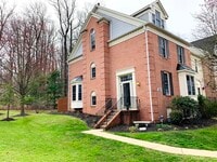 Building Photo - 700 Leister Dr