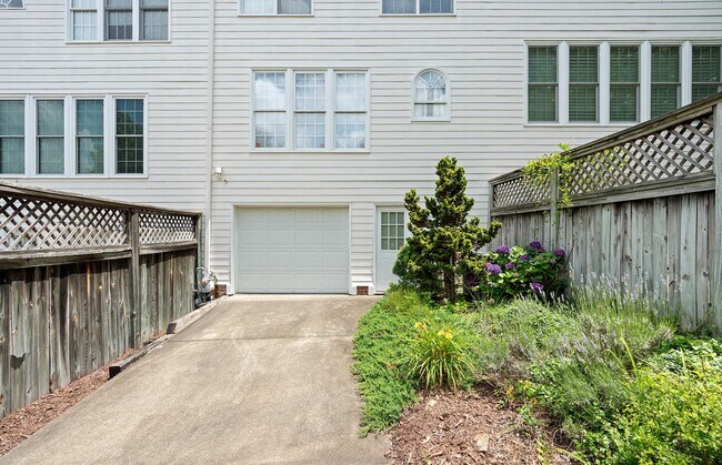 Building Photo - Southern Village Townhome available in early August