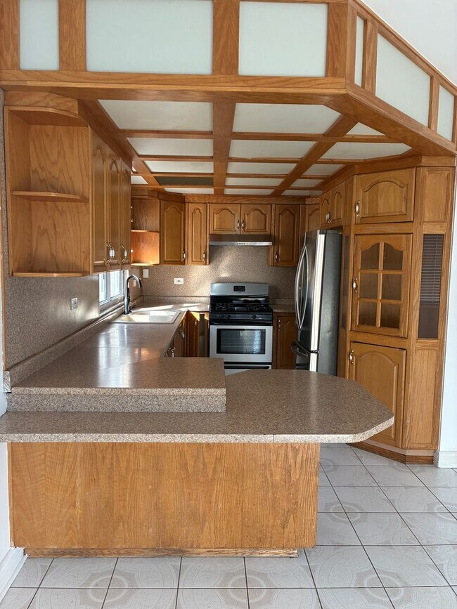 Building Photo - 5309 30th Pl