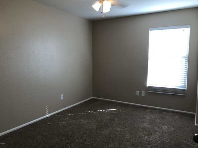 Building Photo - 29252 N Rosewood Dr