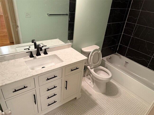 Building Photo - 3575 Brokenwoods Dr