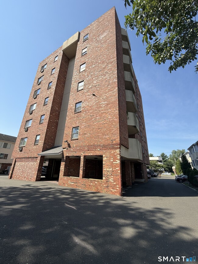 Building Photo - 1611 Washington Blvd
