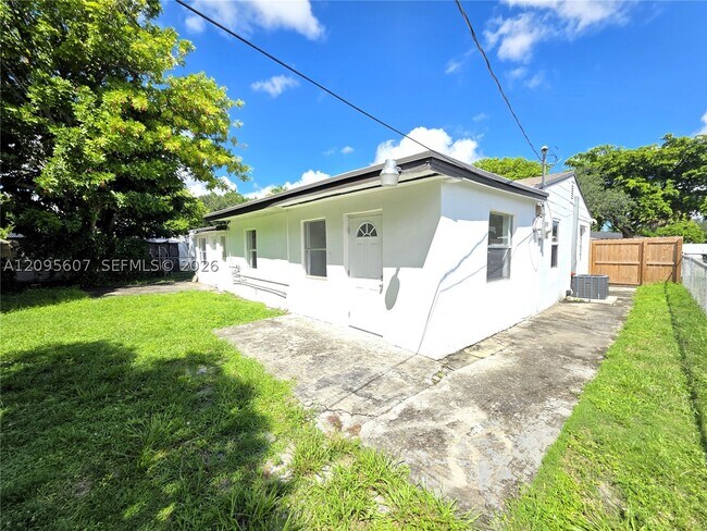 Building Photo - 760 NW 126th St