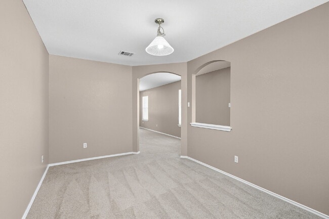 Building Photo - FREE First Month's Rent!