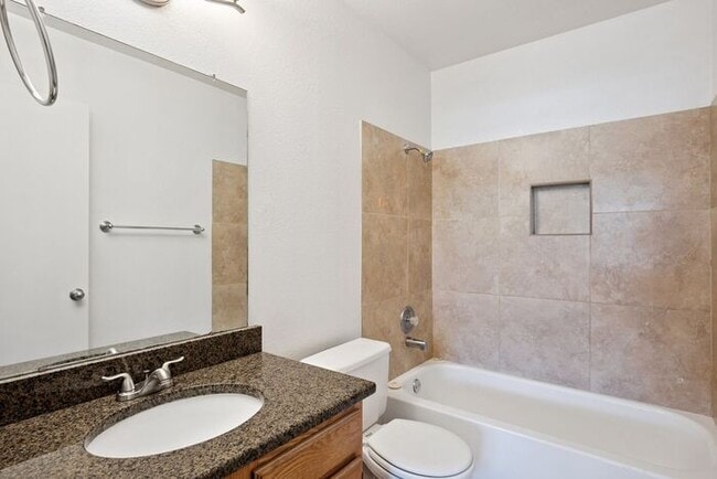 Building Photo - Three bedroom, two bath home!