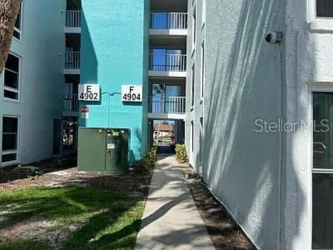 Building Photo - 4904 38th Way S