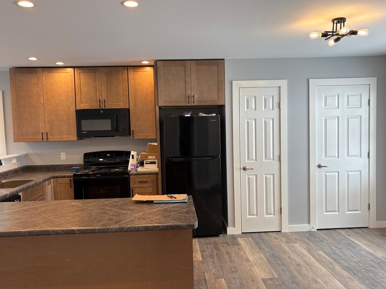 Building Photo - 867 Upper Pleasant Valley Rd