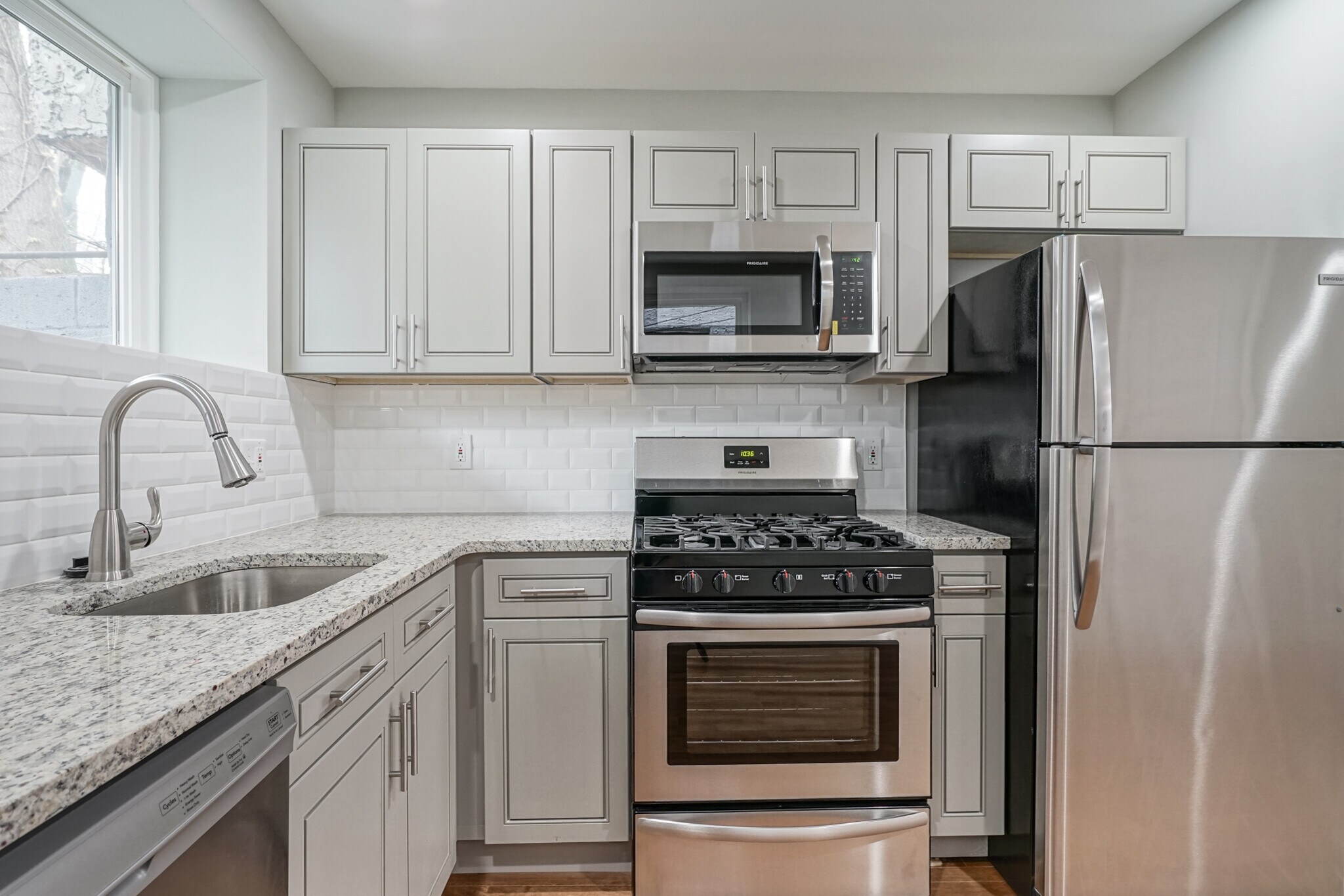 Building Photo - 1918 Pierce St