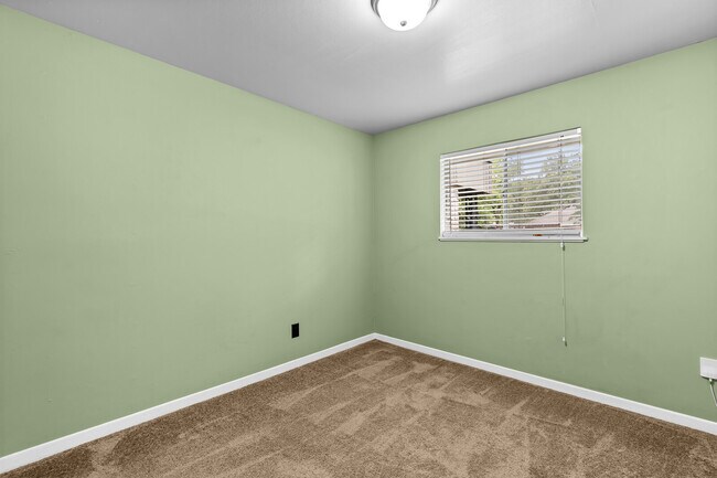 Building Photo - 326 S Barbara St