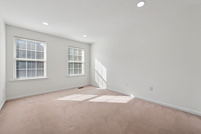 Building Photo - Beautiful 2BR/2.5BA Townhome in Byers Station with Finished Basement & Community Amenities