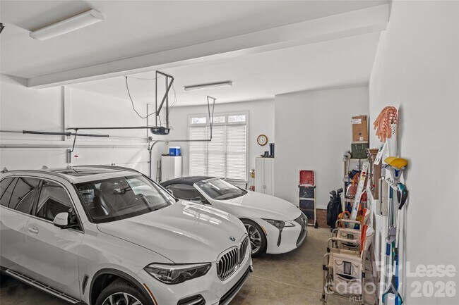 Building Photo - 5202 Carmel Club Dr