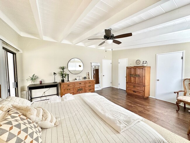 Building Photo - Beautiful, Shorter-Term, Fully Furnished Upstairs Guest Home, on Secluded Hilltop Property with M...