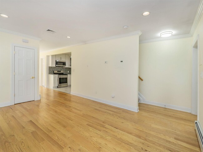 Building Photo - 30 Edgewood Rd