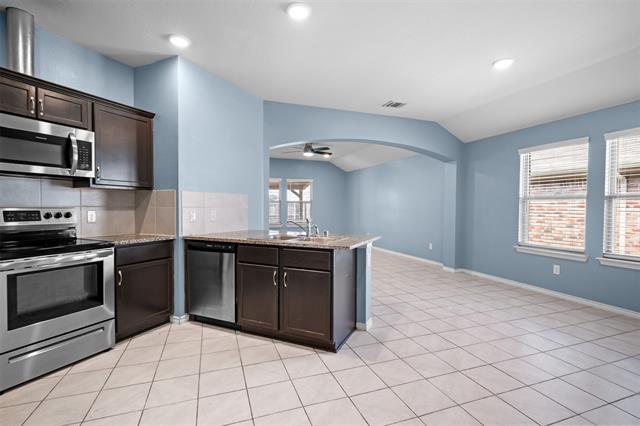 Building Photo - 925 Corbitt Ln