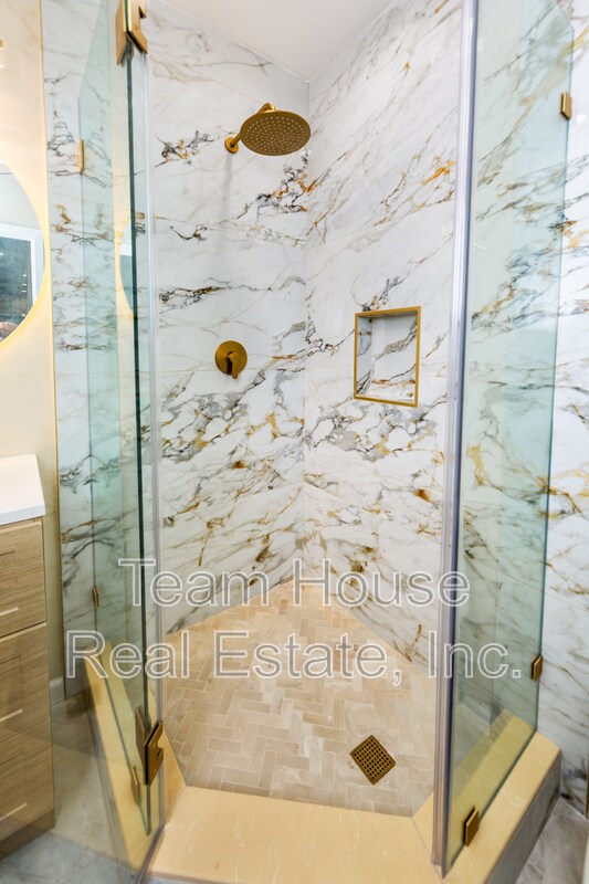 Building Photo - 7671 Quakertown Ave