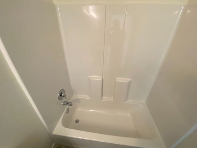Building Photo - Beautiful 3 Bedroom Single Level Home in S...