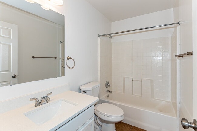 Building Photo - 4122 E Cameo Point Dr